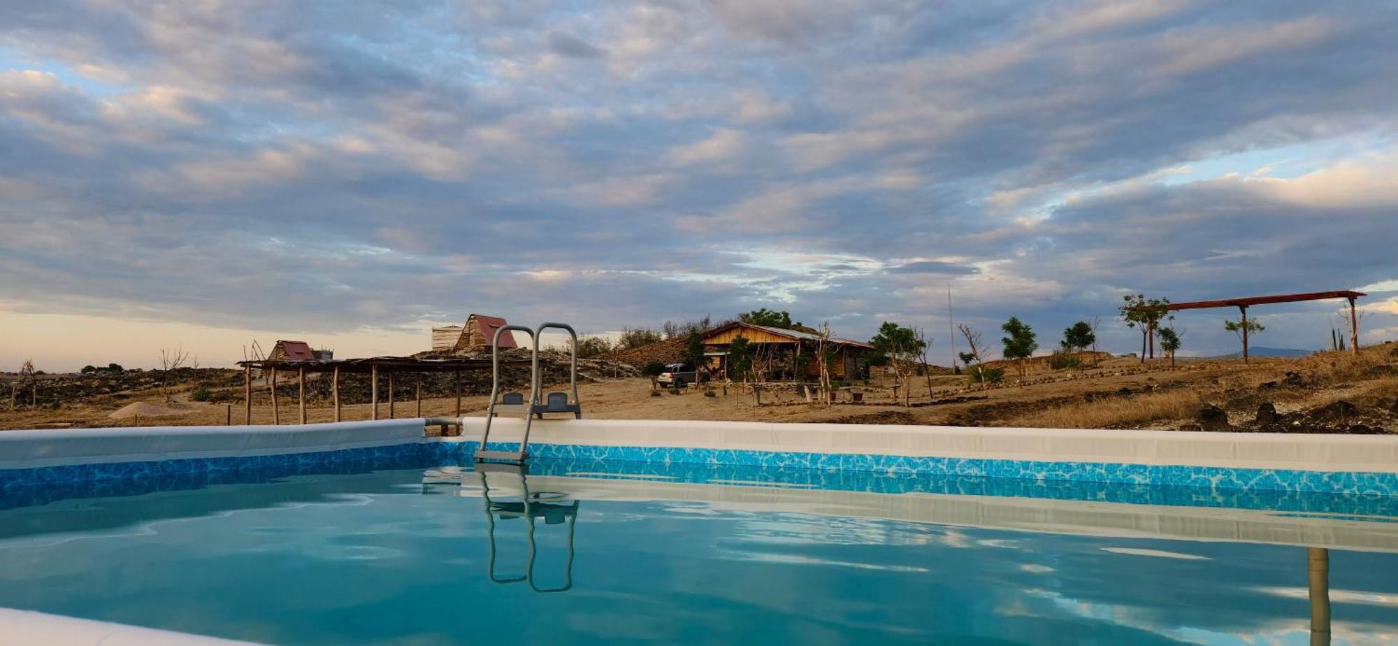 Mana Star Lounge Hotel Villavieja Bagian luar foto